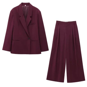 Broekpak dames - Elegante bordeaux bruiloft look die je zelfvertrouwen een boost geeft